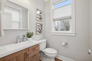 875 N Harbour Dr, Portland, OR 97217 - Photo 17