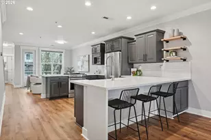 875 N Harbour Dr, Portland, OR 97217 - Photo 7