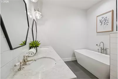 875 N Harbour Dr, Portland, OR 97217 - Photo 23