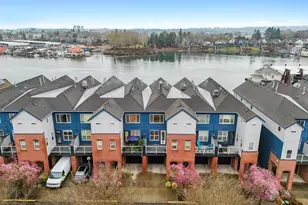 875 N Harbour Dr, Portland, OR 97217 - Photo 3