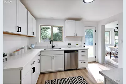 1060 Cowlitz View Ct, Castle Rock, WA 98611 - Photo 7