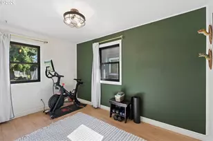 10910 NE Knott St, Portland, OR 97220 - Photo 17
