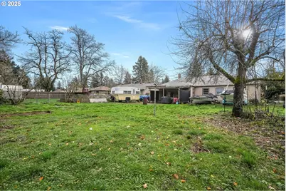 12413 SE Mill St, Portland, OR 97233 - Photo 25