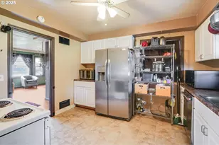 12413 SE Mill St, Portland, OR 97233 - Photo 17