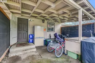 12413 SE Mill St, Portland, OR 97233 - Photo 23