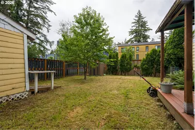 18427 SE Yamhill St, Portland, OR 97233 - Photo 11
