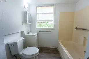 18427 SE Yamhill St, Portland, OR 97233 - Photo 25