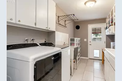 914 NE 26th St, McMinnville, OR 97128 - Photo 17