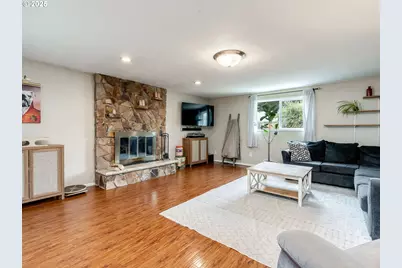 914 NE 26th St, McMinnville, OR 97128 - Photo 13