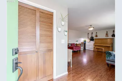 914 NE 26th St, McMinnville, OR 97128 - Photo 5