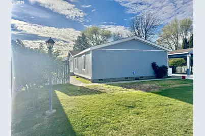 1735 NE 3rd Pl, Hermiston, OR 97838 - Photo 1