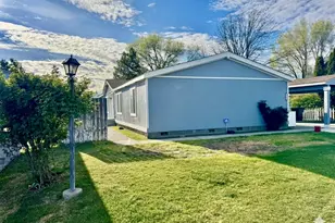 1735 NE 3rd Pl, Hermiston, OR 97838 - Photo 1