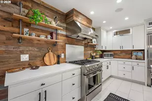 5054 SW 26th Pl, Portland, OR 97239 - Photo 9