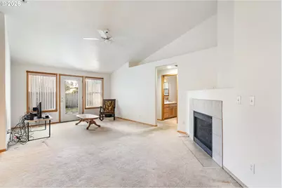 14252 SE Center St, Portland, OR 97236 - Photo 7