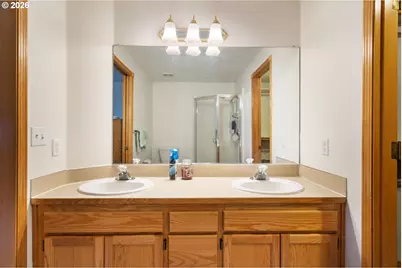 14252 SE Center St, Portland, OR 97236 - Photo 25