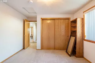 14252 SE Center St, Portland, OR 97236 - Photo 31