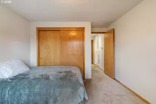 14252 SE Center St, Portland, OR 97236 - Photo 27