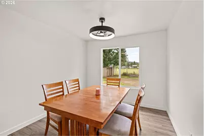 992 S 44th St, Springfield, OR 97478 - Photo 9
