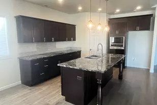 303 Riverwood Ct, Umatilla, OR 97882 - Photo 5
