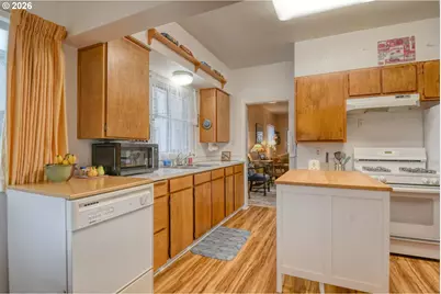 3 NW 9th St, Pendleton, OR 97801 - Photo 13