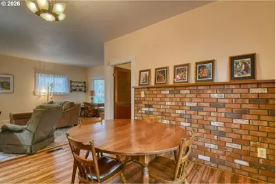 3 NW 9th St, Pendleton, OR 97801 - Photo 9