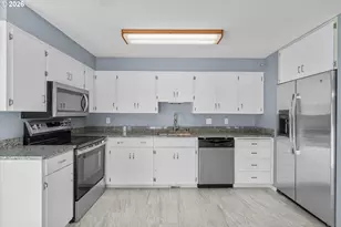 955 SE Hogan Rd, Gresham, OR 97080 - Photo 15