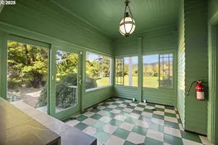 30295 N Hwy 99W, Newberg, OR 97132 - Photo 9