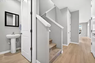 222 W 17th St, Lafayette, OR 97127 - Photo 13