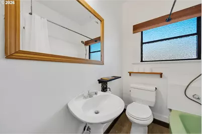 215 Cypress Ave, Garibaldi, OR 97118 - Photo 11