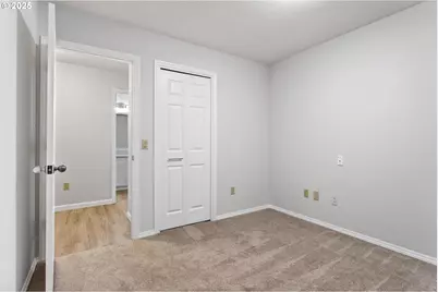 6647 SE 122nd Ave, Portland, OR 97236 - Photo 37