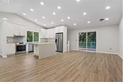 6647 SE 122nd Ave, Portland, OR 97236 - Photo 23