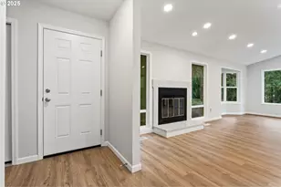 6647 SE 122nd Ave, Portland, OR 97236 - Photo 11