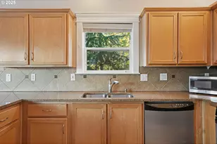 610 S Nevada St, Portland, OR 97219 - Photo 17