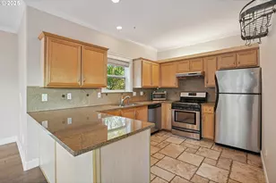 610 S Nevada St, Portland, OR 97219 - Photo 15