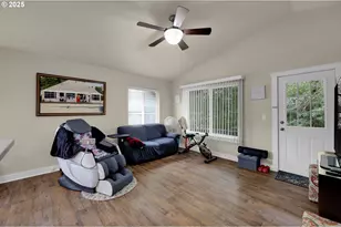 25246 Corky Ln, Veneta, OR 97487 - Photo 19