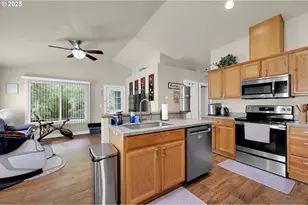 25246 Corky Ln, Veneta, OR 97487 - Photo 11