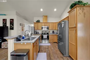 25246 Corky Ln, Veneta, OR 97487 - Photo 17