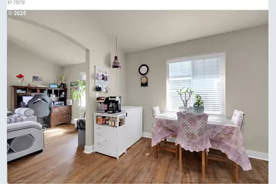 25246 Corky Ln, Veneta, OR 97487 - Photo 9