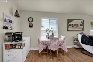 25246 Corky Ln, Veneta, OR 97487 - Photo 13