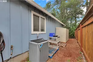 25246 Corky Ln, Veneta, OR 97487 - Photo 33