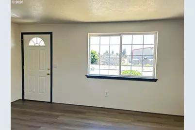 1467 W Locust St, Stayton, OR 97383 - Photo 3
