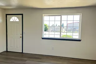 1467 W Locust St, Stayton, OR 97383 - Photo 3