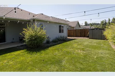 301 SW Applegate Trail Dr, Dallas, OR 97338 - Photo 25