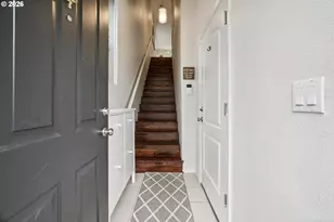 4818 SW 2nd Ct, Portland, OR 97239 - Photo 3