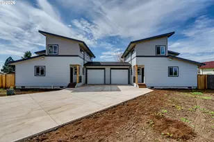 231/233 S 41st Pl, Springfield, OR 97478 - Photo 1