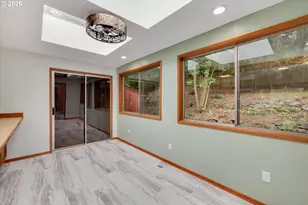 9080 NW Kearney St, Portland, OR 97229 - Photo 11
