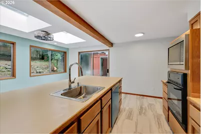 9080 NW Kearney St, Portland, OR 97229 - Photo 7