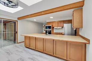 9080 NW Kearney St, Portland, OR 97229 - Photo 5