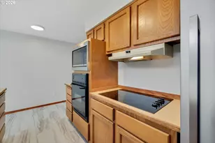 9080 NW Kearney St, Portland, OR 97229 - Photo 11