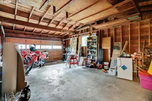9080 NW Kearney St, Portland, OR 97229 - Photo 23